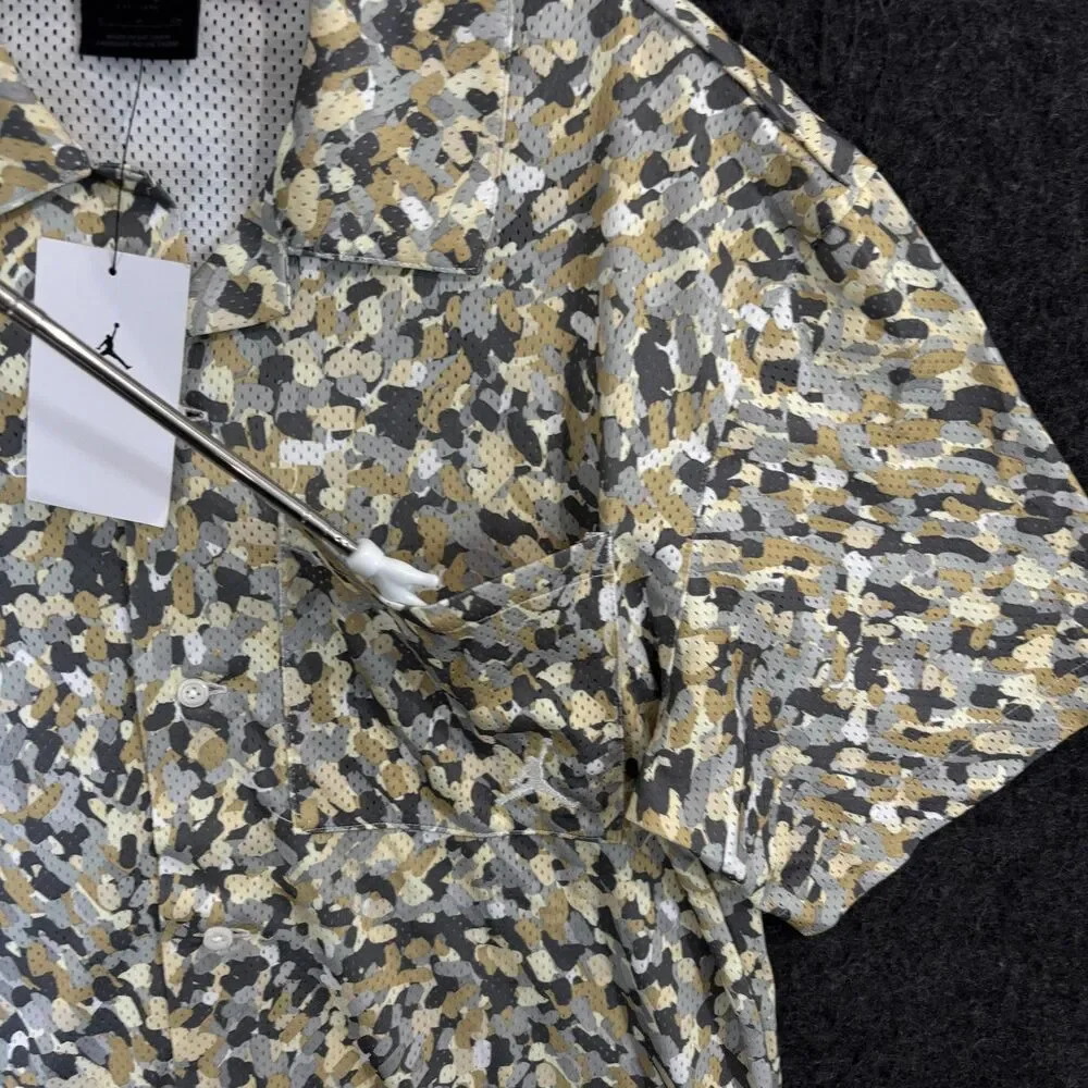 Jordan Essentials Poolside Shirt Men's Small Camo Button Up Pocket Camp Mesh
